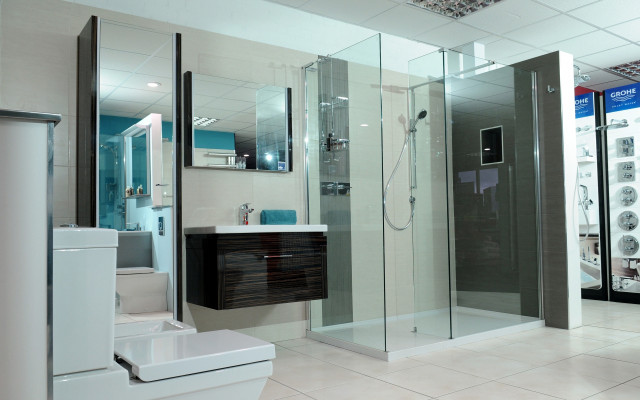 Explore our stunning bathroom showroom at Plumb Inn Merchants!